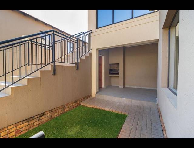 2 BEDROOM APARTMENT FOR SALE IN NORTON PARK